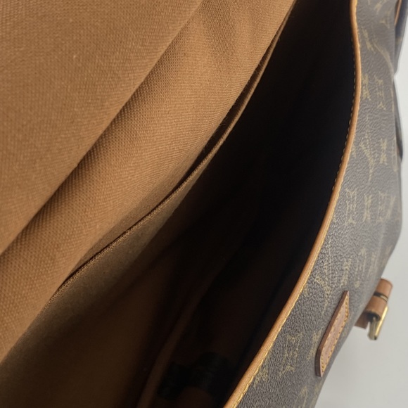 LOUIS VUITTON Saumur 43 Shoulder Bag - Picture 5 of 16